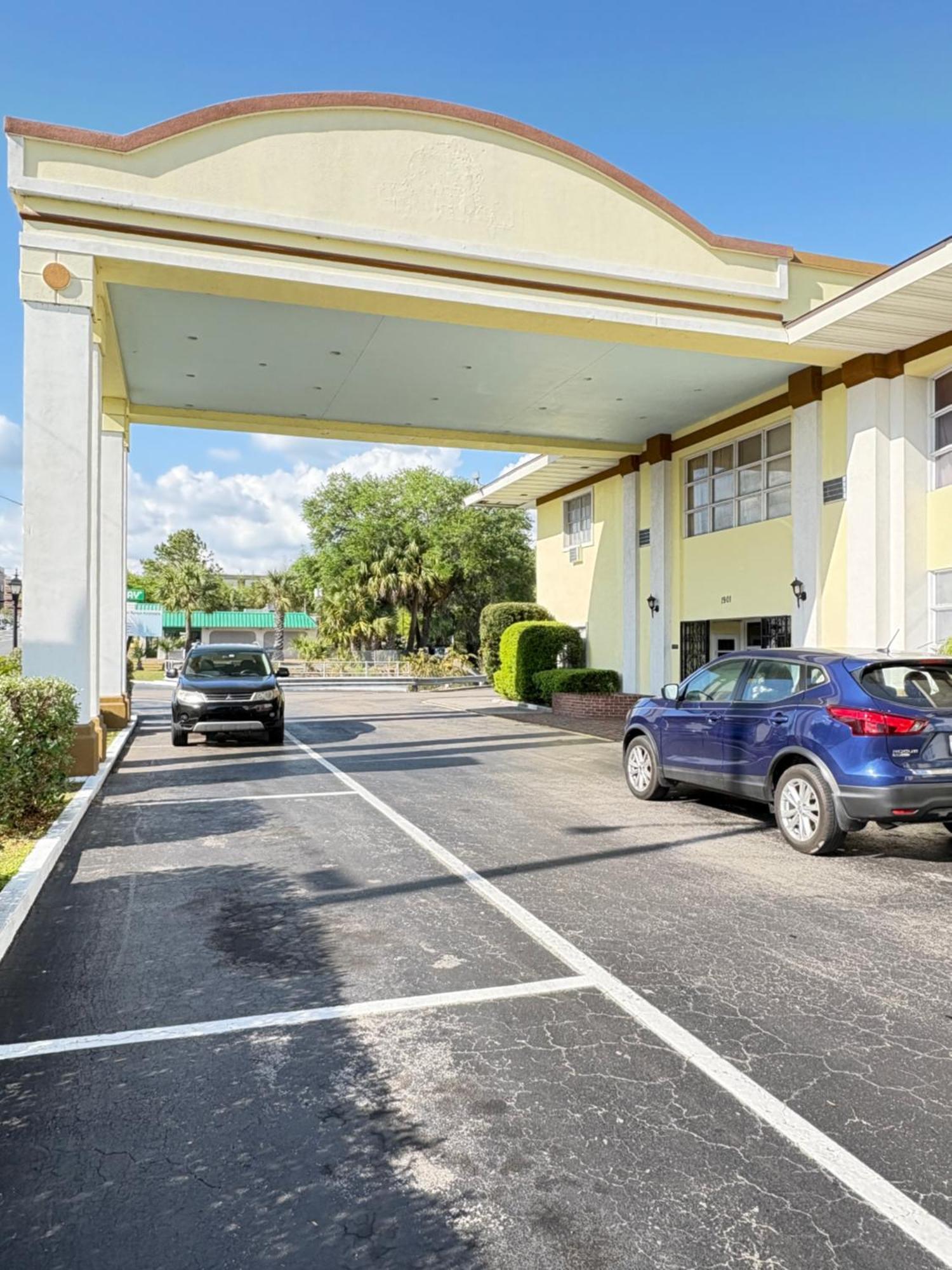 University Inn Gainesville Eksteriør billede